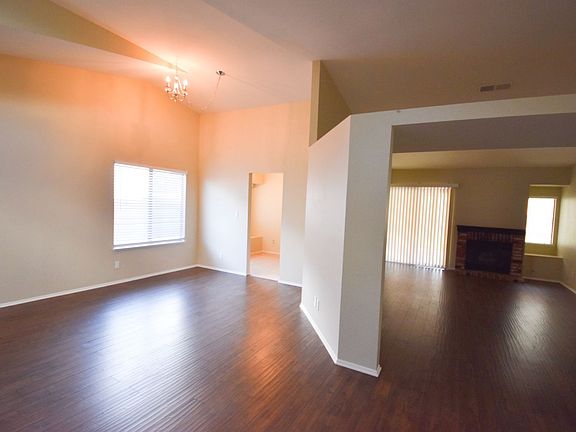 2nd image of 4704 Grandview Dr