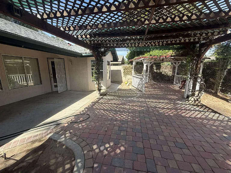 9316 Foxglen Ct — Photo 27