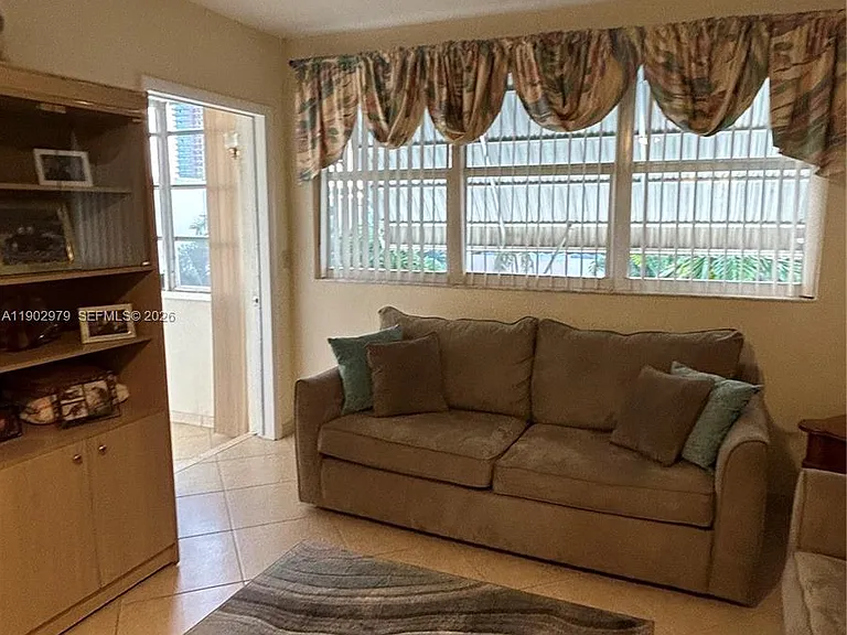 1333 E Hallandale Beach Blvd #406 — Photo 2