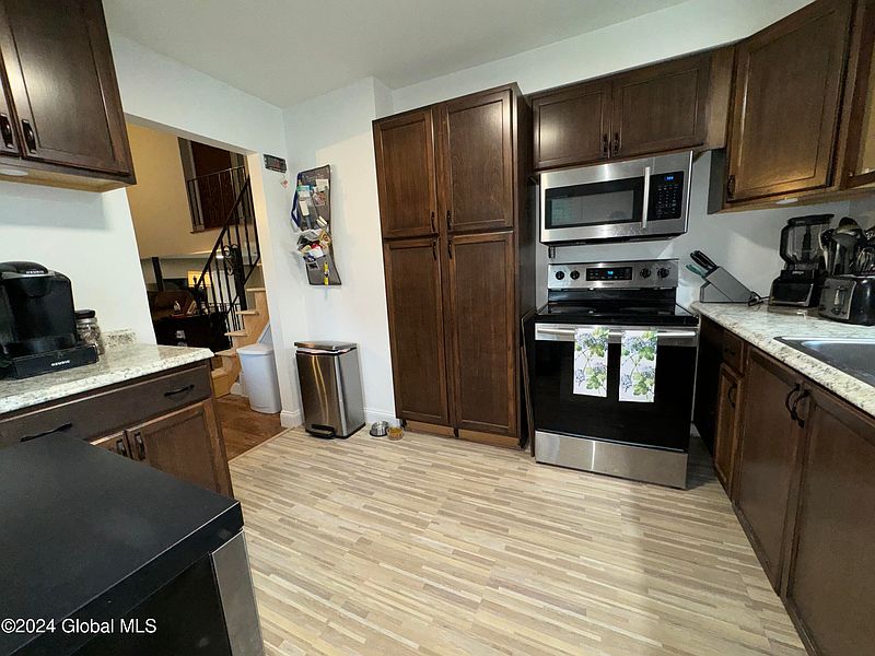 3rd image of 40 Duncan Drive