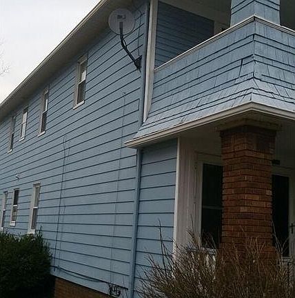 5th image of 3710 Schiller Ave