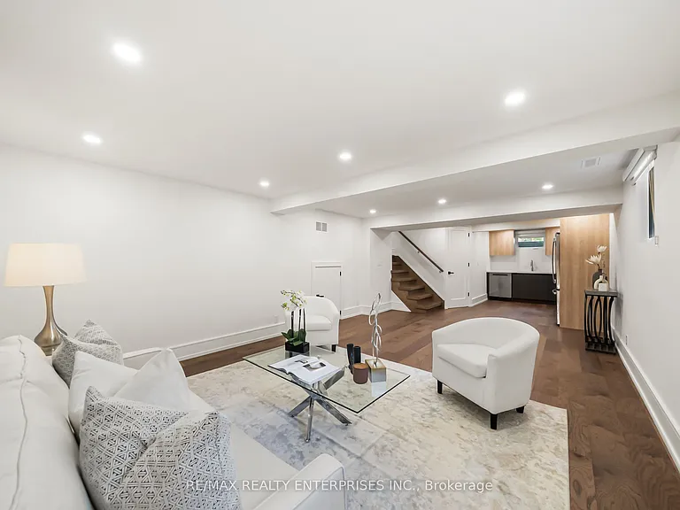 1495 Thetford Ct — Photo 27