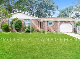 29 Lighthouse Dr, Goose Creek, SC 29445