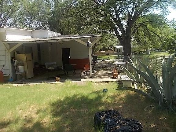 4th image of 409 Hillcrest Dr
