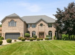 487 Quail Dr, Naperville, IL 60565