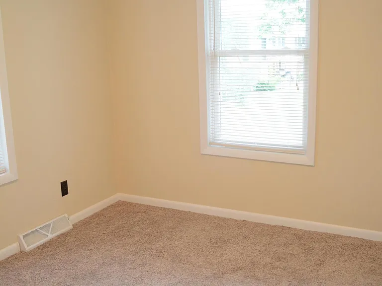 117 E Church St — Photo 10