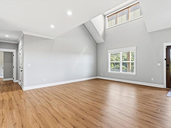 5th image of 315 Windy Hill Dr