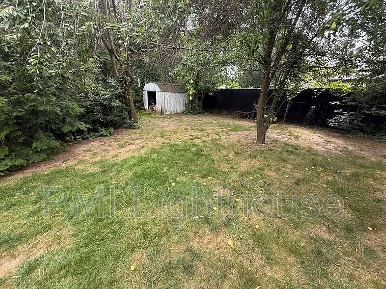 2077 Feuereisen Ave — Photo 24