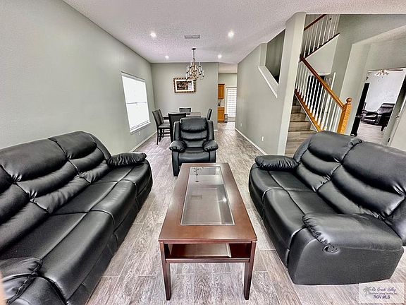 5th image of 3481 Chablis Dr
