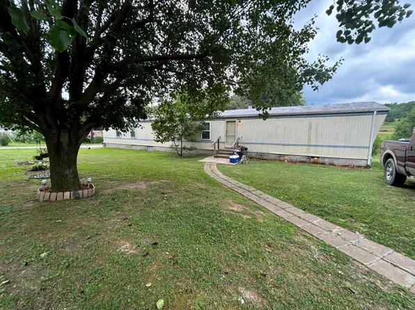 1213 Town Branch Rd, Jeffersonville, KY 40337