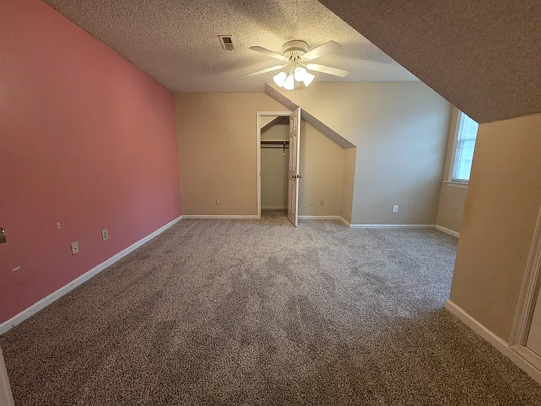 553 Broad Bend Cir — Photo 26