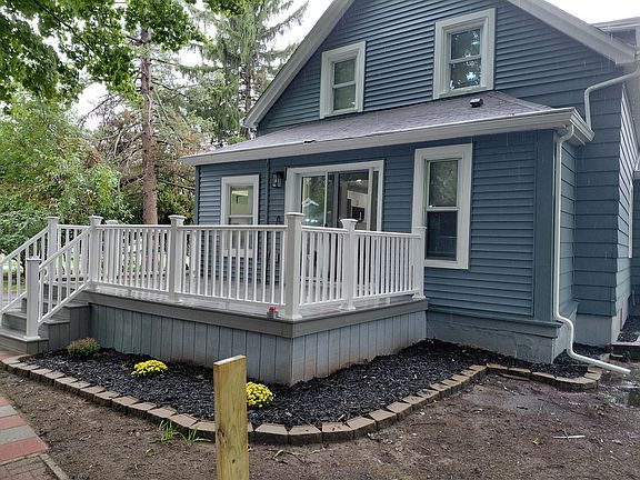 3rd image of 1436 N Prospect Rd