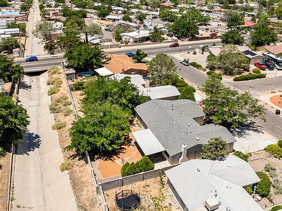 3rd image of 7108 Coulson Dr NE