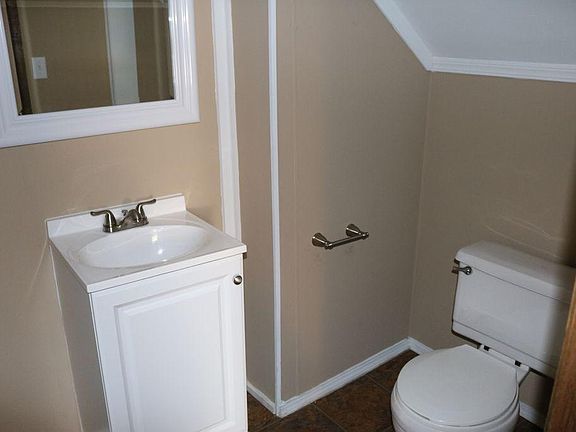 4th image of 725 Oglewood Ave