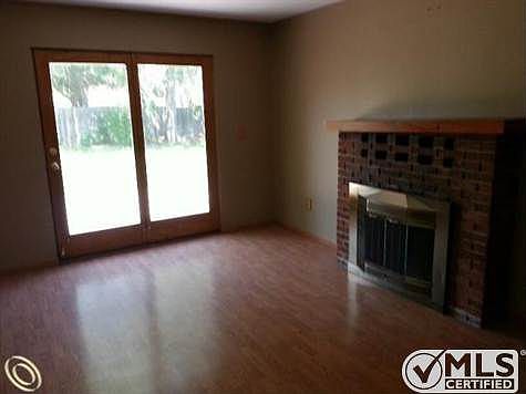 FAMILY ROOM.jpg