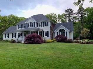 16 Fieldwood Dr, Bourne, MA 02532