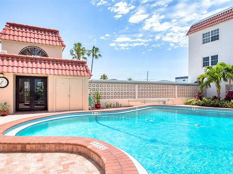 2900 Gulf Blvd #211 — Photo 41