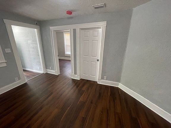 5th image of 1357 Evergreen Ave