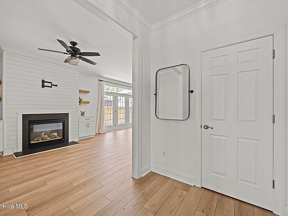 5th image of 387 Whisper Park Drive