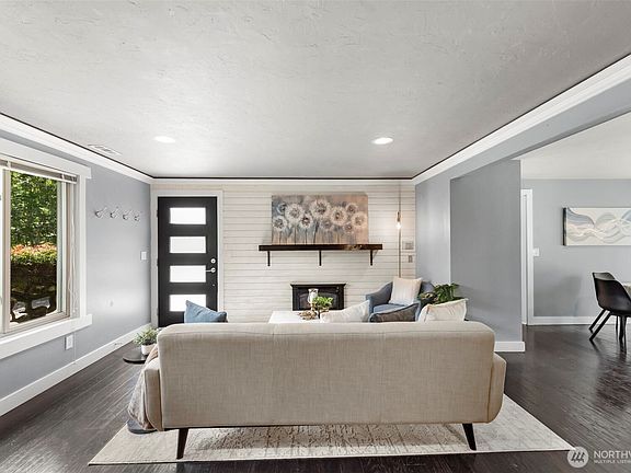 4th image of 22014 5th Avenue W