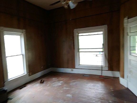 2nd image of 506 E 2nd St
