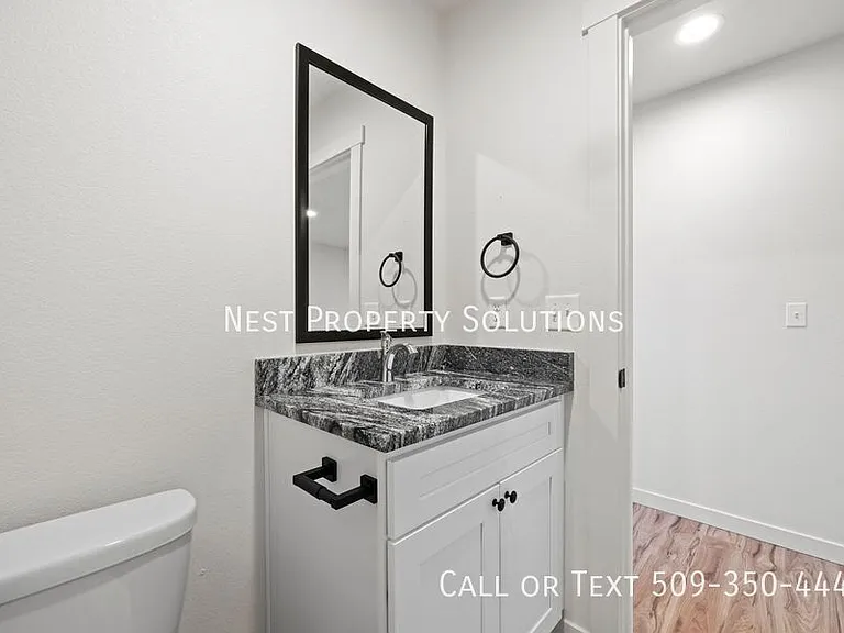 215 S 1st St #2 — Photo 27