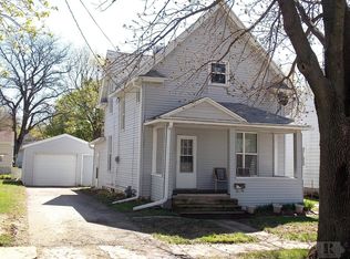 611 S Connecticut Ave, Mason City, IA 50401