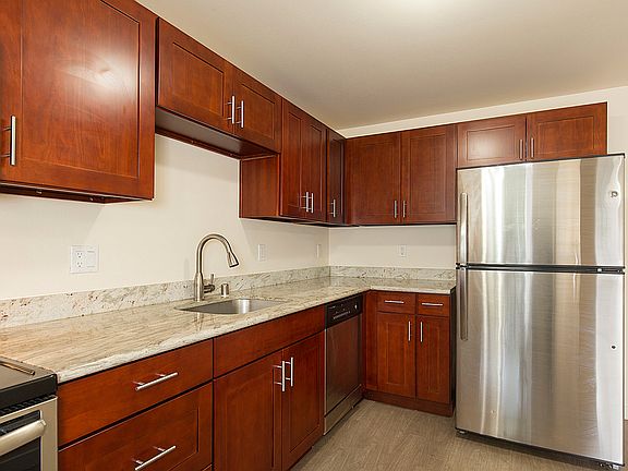 4th image of 2501 Thorndyke Ave W APT 103