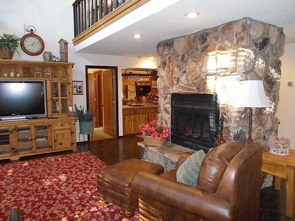 5th image of 185 Deer Park Dr