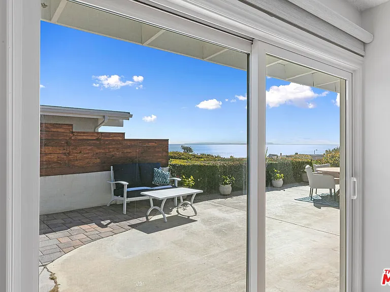 3636 Oceanhill Way — Photo 16
