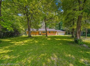 28492 Shadylane Dr, Farmington Hills, MI 48336