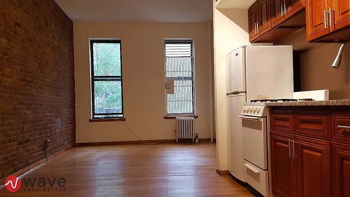 Rented by Wave Real Estate Group | media 4