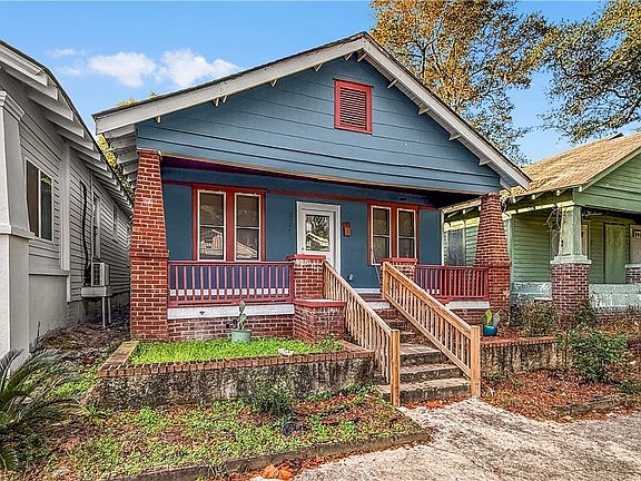 2nd image of 823 W 39th Street