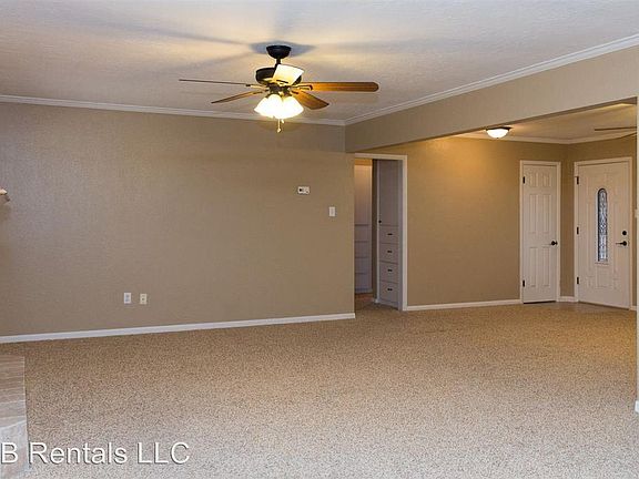 3rd image of 3601 NW Nob Hill Dr