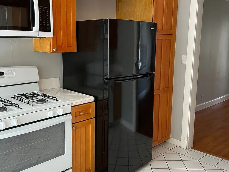 535 N Olive St — Photo 7