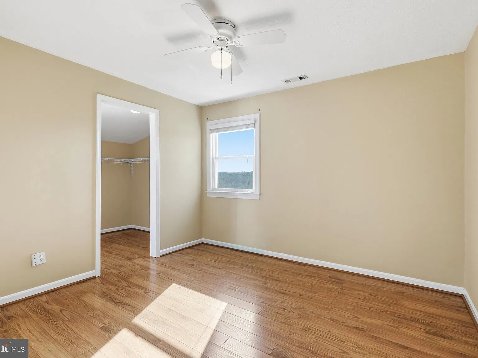 3 bed, 2.0 bath, 1600 sqft, $3,100 — Photo 4