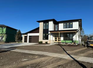 7 Pinnacle Ct, Naperville, IL 60565