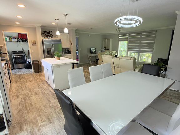 3rd image of 1401 SW 65th Way
