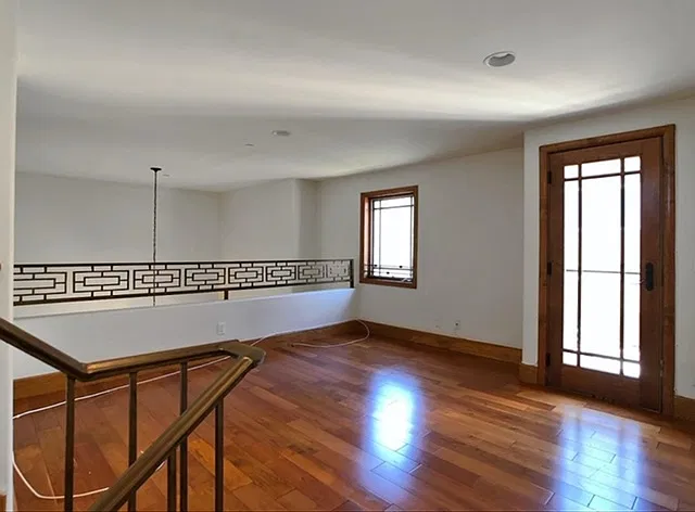2 bed, 2.5 bath, 1449 sqft, $6,895 — Photo 3