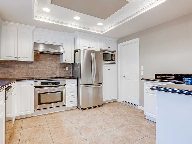 1062 Marina Dr — Photo 7