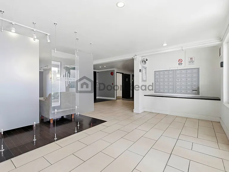 1318 B St #102 — Photo 10