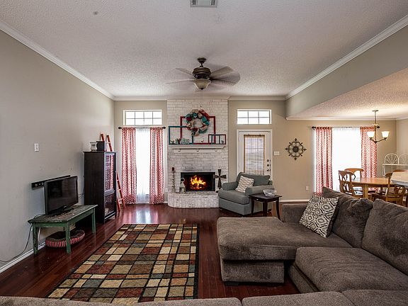 3rd image of 2801 Pueblo Dr