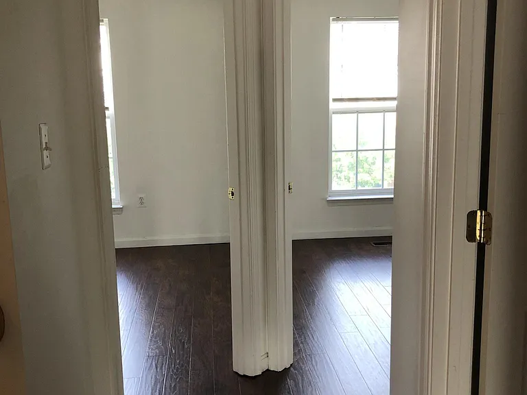 2527 Emerson Dr — Photo 8