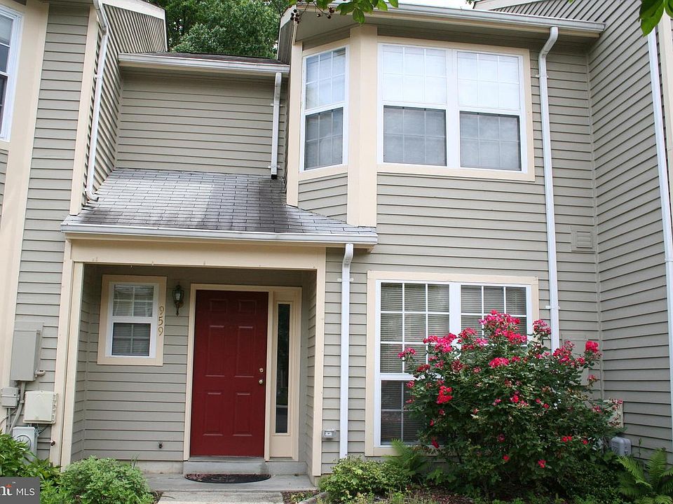 1st image of 959 Breakwater Dr