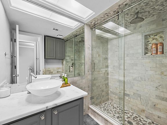 3rd image of 10203 Regal Oaks Dr APT 201