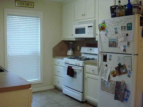 3rd image of 107 Sterling St