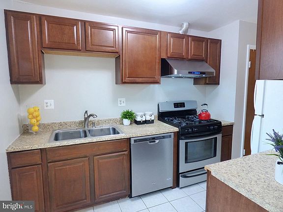 4th image of 4104 Daniels Ave APT 402
