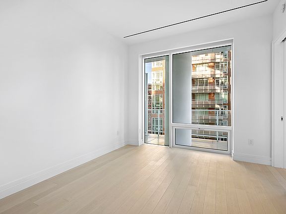 4th image of 200 E 59th St #7C