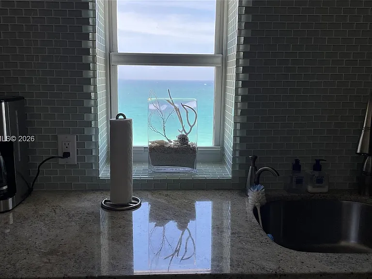 5701 Collins Ave #1714 — Photo 14