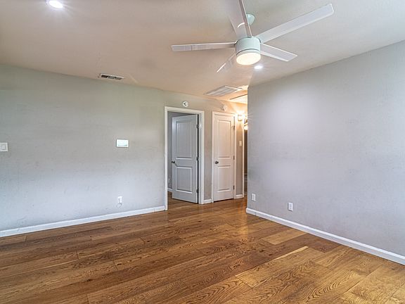 4th image of 4447 Moler St